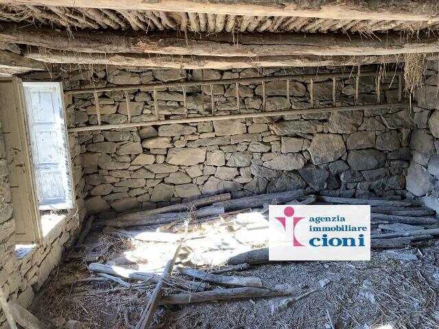 Baita-Ex-Stalla-Mq-40-Fiumalbo-Frescarolo-Loc.-Sisecchie-Terreno-1-Ettaro-4