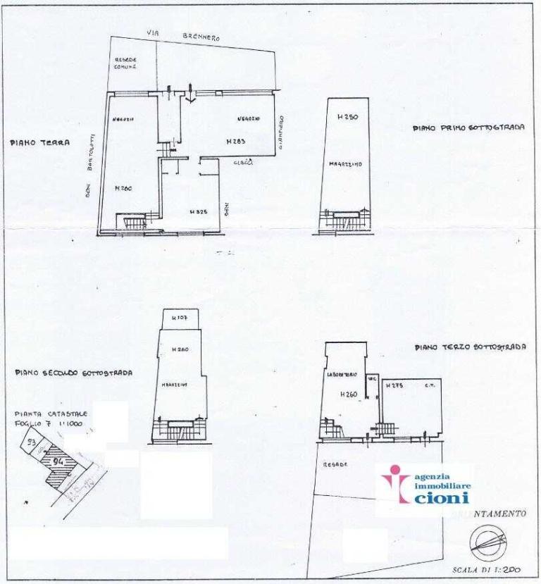Fondo-Commerciale-Abetone-Centro-Mq-175-Sei-Vani-4-Liv.-2-Vetrine-Bagno-3-5