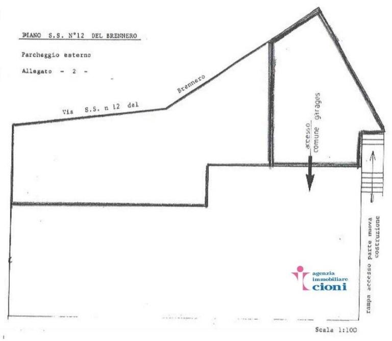 Mansarda-Bilocale-Le-Regine-Mq-50-Piano-Primo-e-Soppalco-Terrazzo-Mq-25-Caminetto-Cantina-2-2