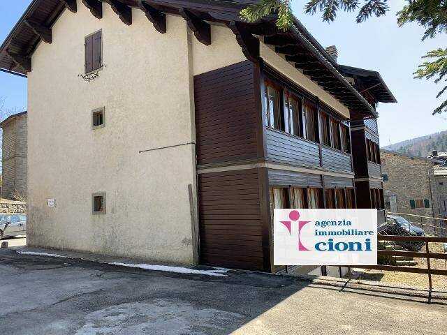 Mansarda-Trilocale-Abetone-centro-Mq-65-Due-Piani-posto-auto-scoperto-4-Copia