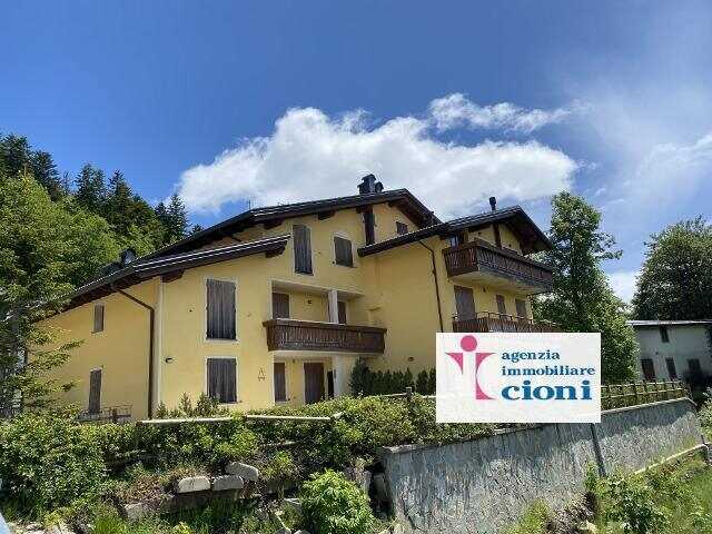 Mansarda-Uccelliera-Abetone-Mq-200-Sette-Locali-Due-Livelli-Terrazzo-Ascensore-Garage-1-2