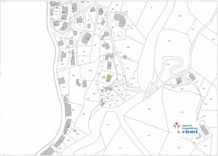 Mansarda-Via-Lago-Fiumalbo-Mq-90-Quadri-Locale-Piano-Quarto-Caminetto-Due-Balconi-Cantina-Giardino-Comune-Parcheggio-1