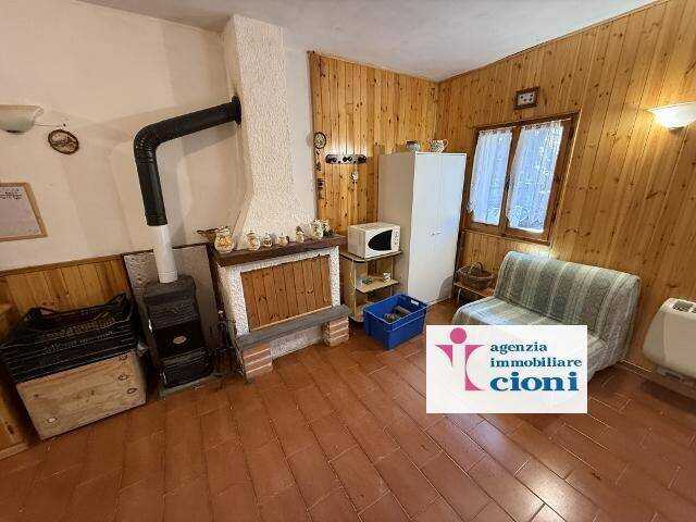 Monolocale-Indipendente-Via-Bagatti-Abetone-Mq-35-Piano-Terra-Giardino-Caminetto-Stufa-Legna-20