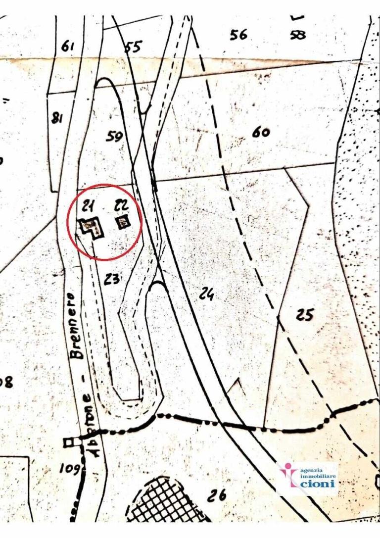 Rudere-TerraTetto-Fiumalbo-Via-Giardini-Mq-110-Due-Livelli-Stalla-Mq-40