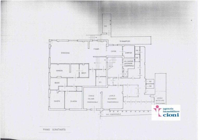 Trilocale-Le-Regine-Centro-Mq-75-Piano-Primo-Ascensore-Posto-Auto-Coperto-Cantina-Giardino-5-1-rotated-1