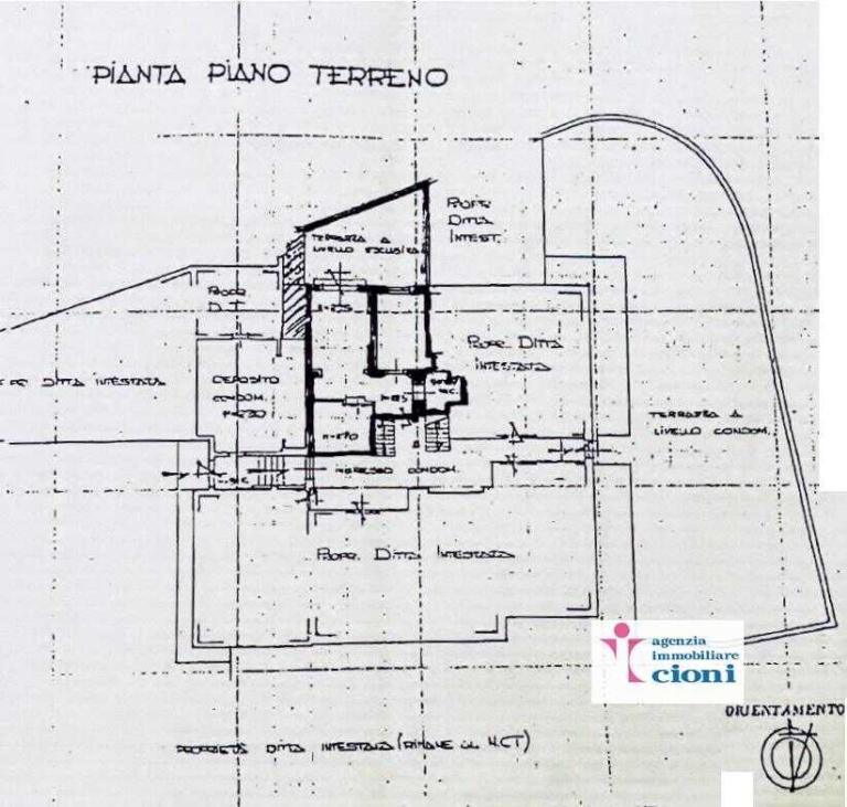 Trilocale-Via-Uccelliera-Abetone-Mq-75-Piano-Terra-Terrazzo-Cantina-Garage-7-1