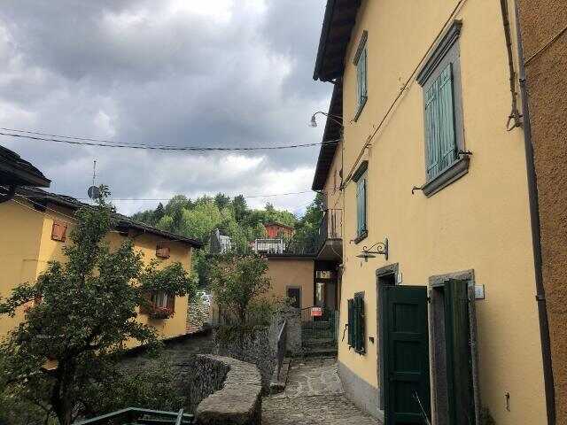 Villa-in-Sasso-Fiumlabo-Centro-Terra-Tetto-6-Vani-Mq-120-1